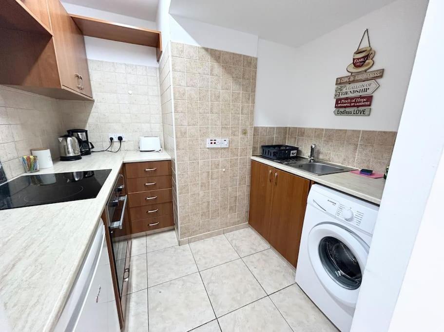 Sun Julz - Queens Gardens Appartement *